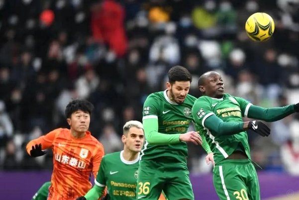 既然没有边后卫，为啥放走宋龙张英凯孙国文