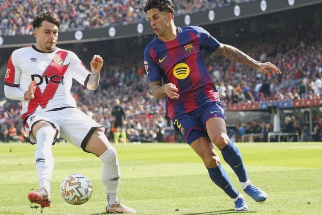 坎塞洛助巴萨三冠，或成四大联赛首位