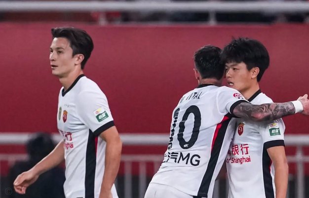 克雷桑凌空抽射，泰山1-0胜鹏城