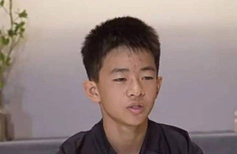 邝兆镭怎么受伤后反而更猛了？