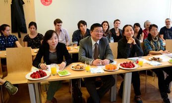 先别提辅导桑了。我们来聊聊董老师中冠预选赛出局的事