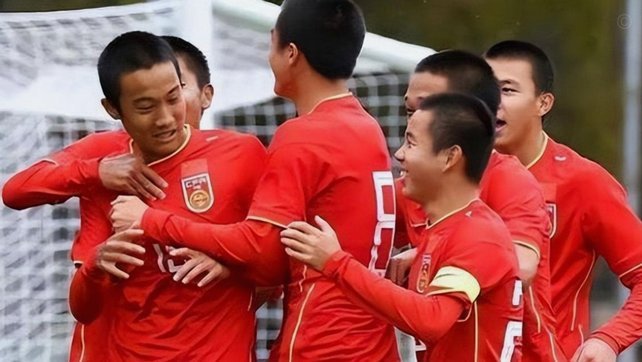 杨晨：希望下届世界杯有中国队，未来更多球员能去五大联赛