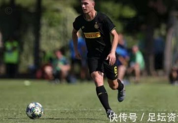 U19的中场组织是个大问题。。