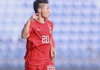 半场：U23国足0-0塔吉克斯坦U23，鲍盛鑫造险