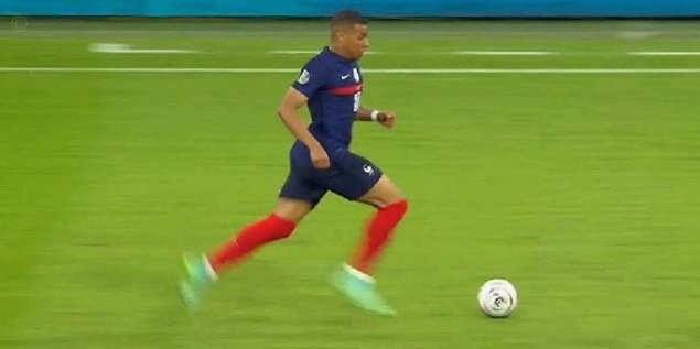 姆巴佩本场77分钟跑动7km，冲刺23次最快瞬时速度35.1km/h
