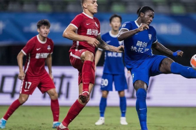 三镇2-0十人新鹏城终结10轮不胜